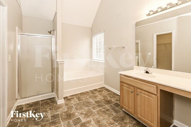 Building Photo - 128 Madelia Pl