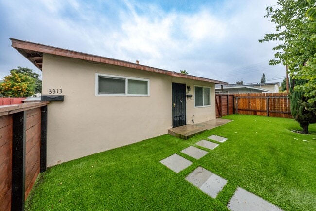 Building Photo - Beautiful newly renovated home available n...