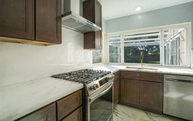 Building Photo - 24121 El Tiradore Cir