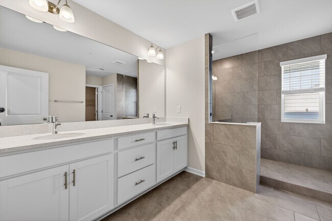 Building Photo - 462 Herringbone Wy