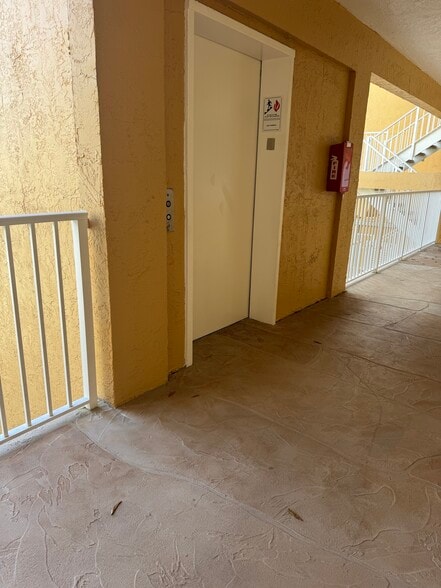 Building Photo - 430 SE 7th St