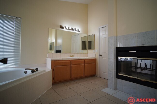 Building Photo - 10801 Galway Bay Dr