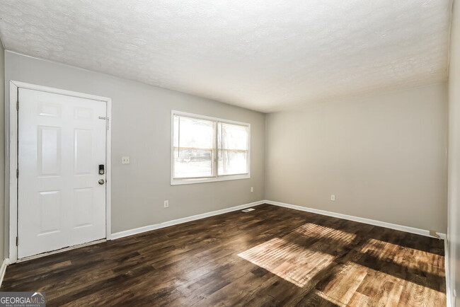 Building Photo - 3024 Kingston Ct