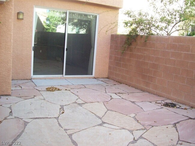 Building Photo - 2214 Cast Pebble Dr
