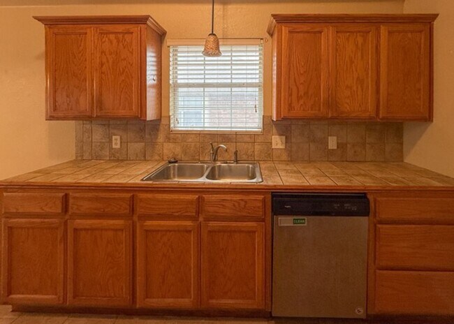 Building Photo - 17553 Gold Dr