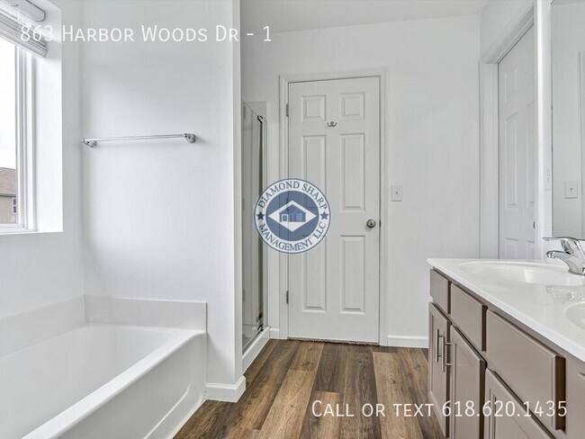 Building Photo - 863 Harbor Woods Dr