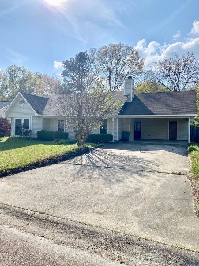 Building Photo - 3 bed, 2 bath in the Heart of Ridgeland
