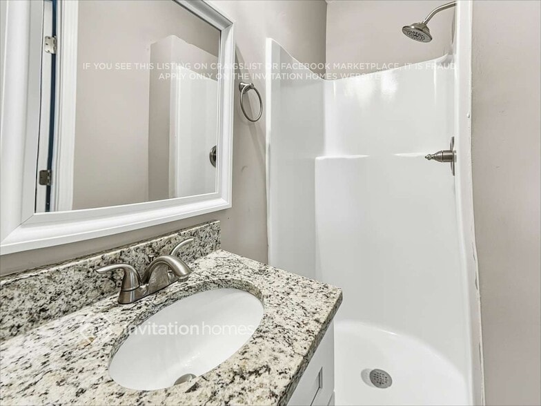 Building Photo - 544 Oakside Dr SW