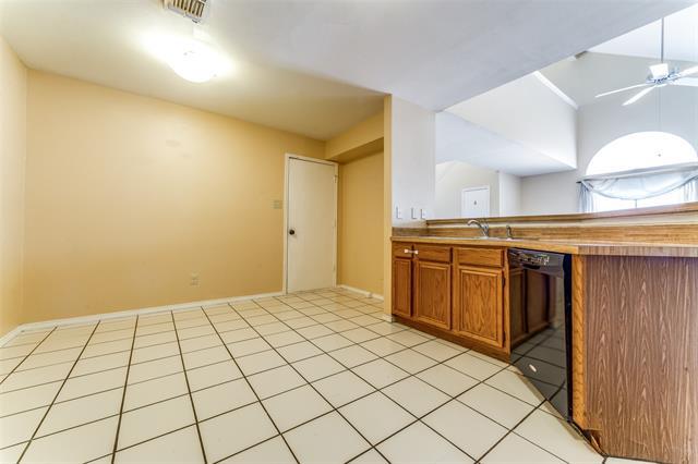 Building Photo - 6717 Driffield Cir W