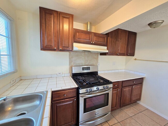 Building Photo - 2010 W Lumber St