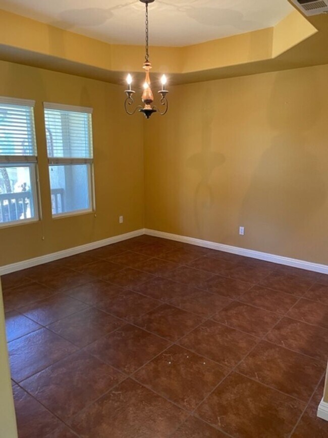 Building Photo - Wine Country awaits