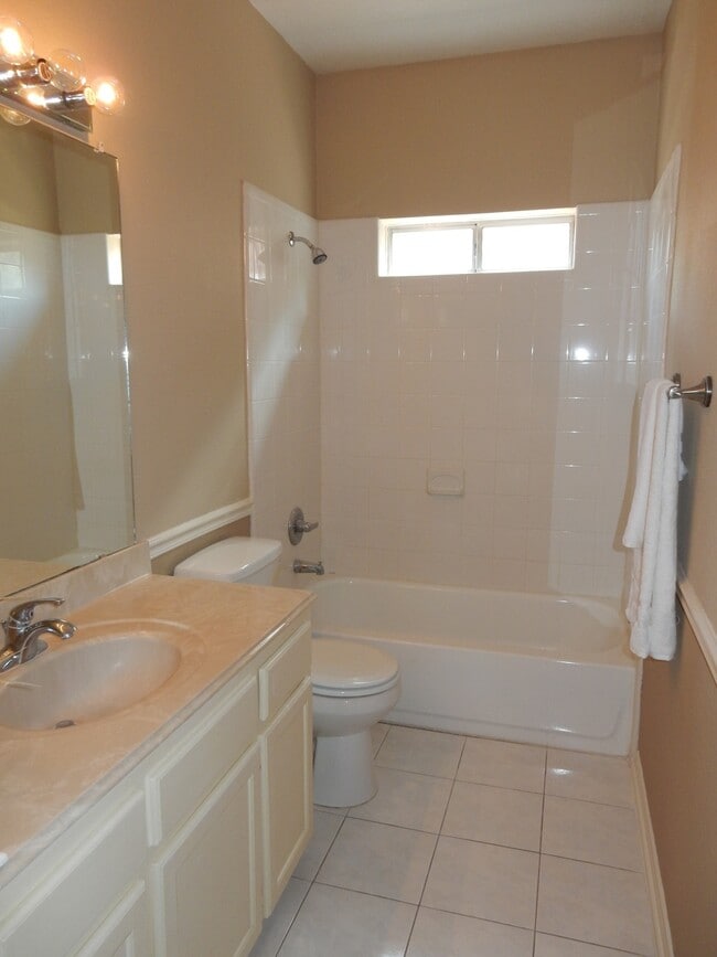 Building Photo - 16611 Colony Terrace Dr