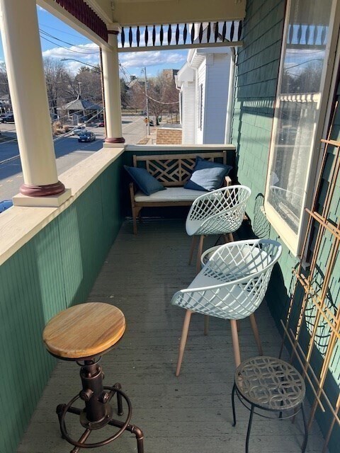 Building Photo - 36 Willow St