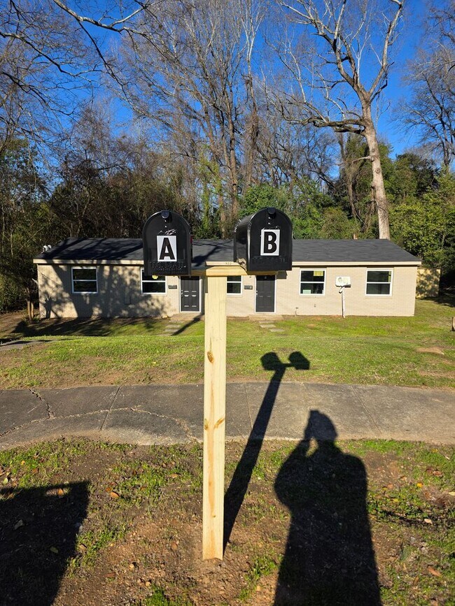 Building Photo - 822 Ragland Ct