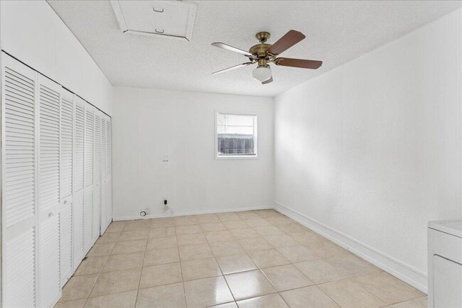 Building Photo - 2324 NW 98th Terrace