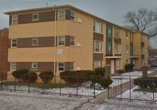 Building Photo - 8851 S Cottage Grove Ave