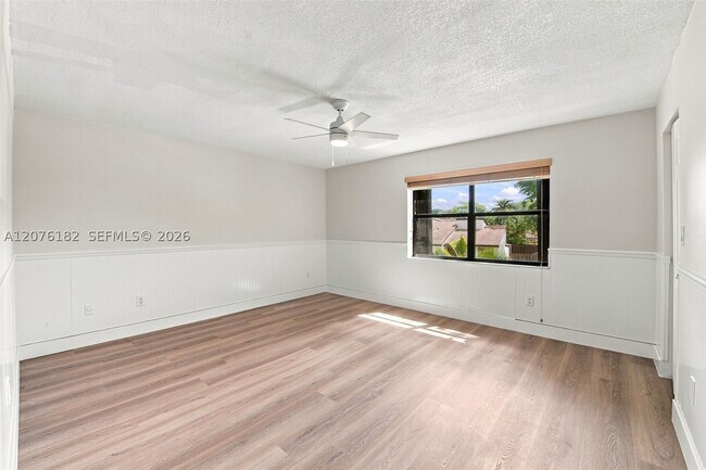 Building Photo - 6820 SW 128th Ct