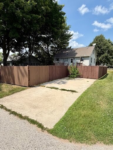 off street parking pad - 1217 MacArthur Ave