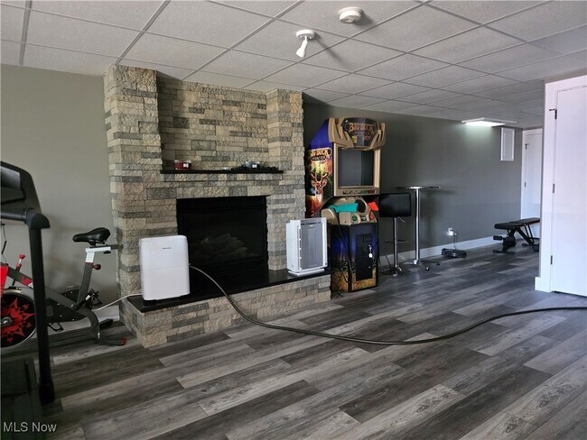 Building Photo - 1245 Meadow Woods Dr