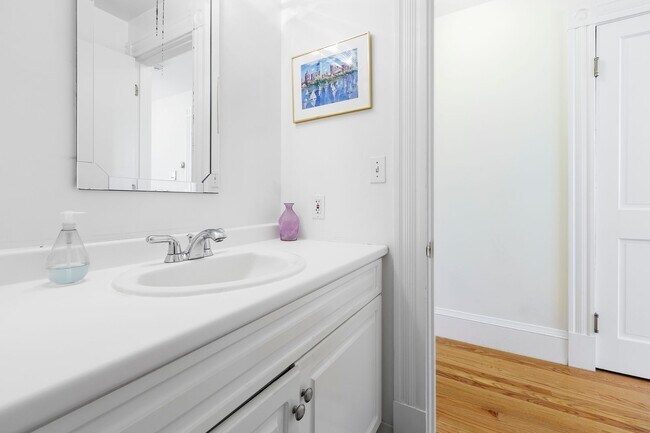 Building Photo - 396 Commonwealth Ave #3C Boston MA 02215