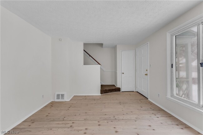 Building Photo - 19518 Shakerwood Rd