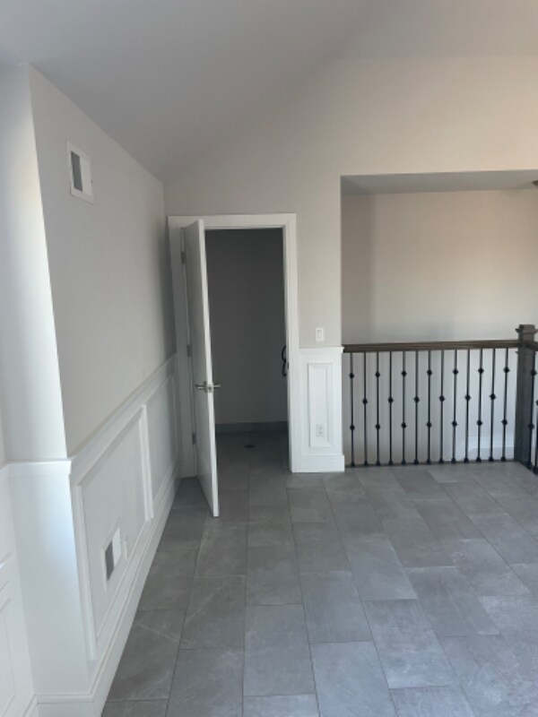 Building Photo - 16 Bartlett Ave