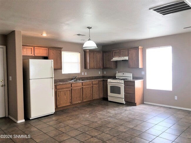 Building Photo - 1595 Carrillo Ct