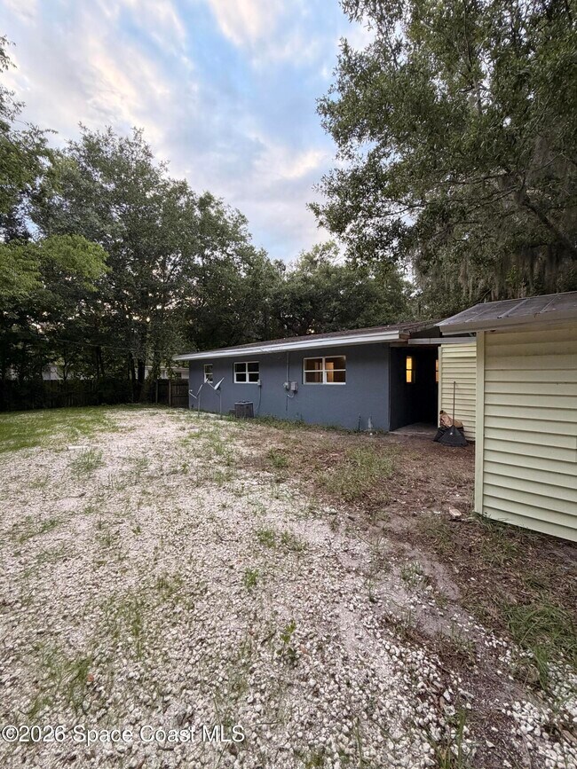 Building Photo - 2309 Anna Dr
