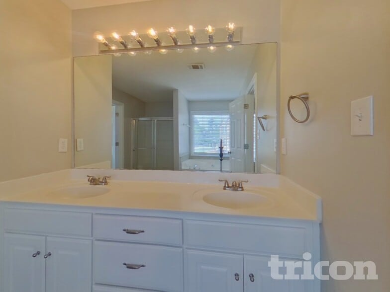 Building Photo - 4708 Tonkawa Bend