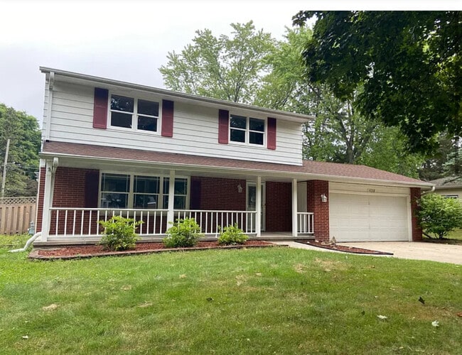 Building Photo - 1128 Canterbury Rd