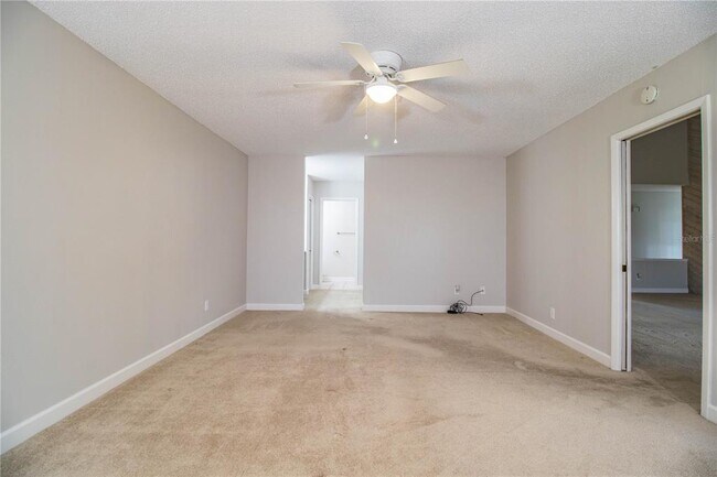 Building Photo - 4315 Creekwood Ln