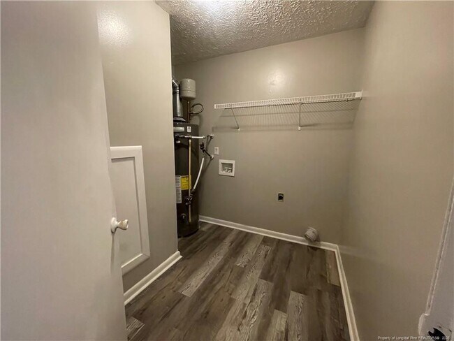 Building Photo - 3392 Galleria Dr