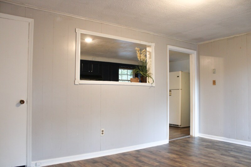 Building Photo - 225 Bland St