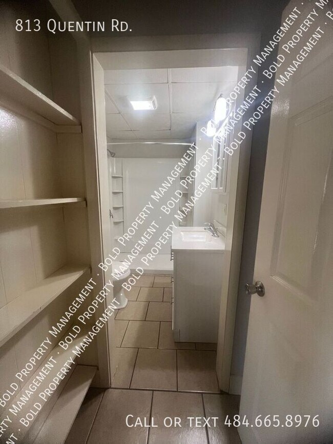 Building Photo - 813 Quentin Rd