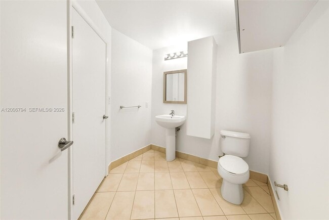 Building Photo - 1900 N Bayshore Dr