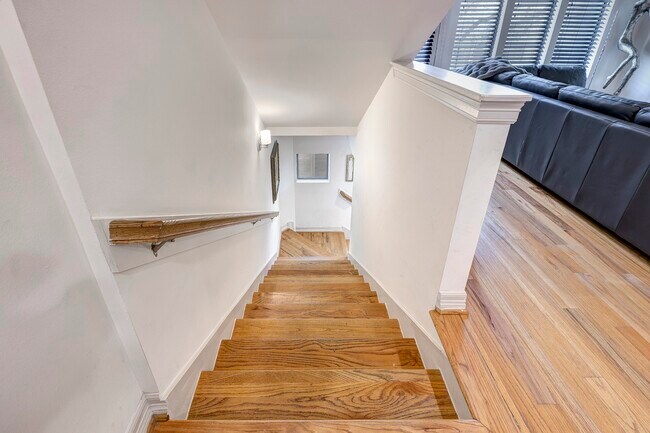 Building Photo - 1525 Birdsall St