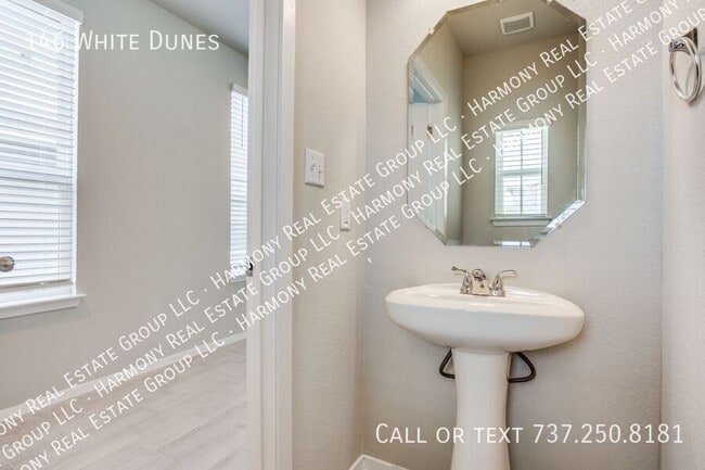 Building Photo - 146 White Dunes Dr