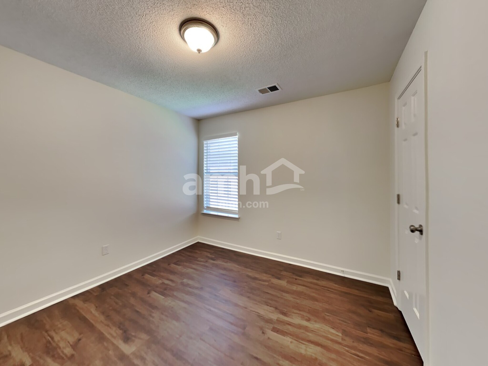 Building Photo - 4453 Graham Lake Dr