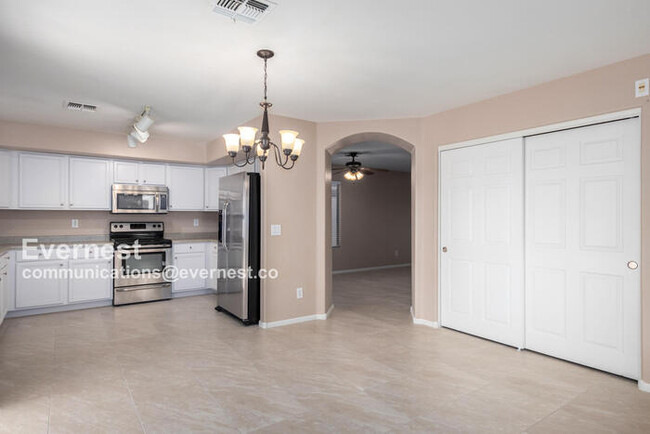 Building Photo - 42581 W Michaels Dr