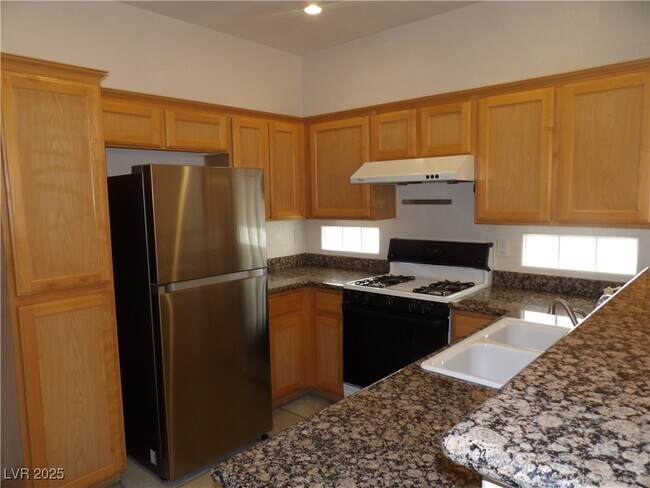 Building Photo - 8765 Villa Alex Ave