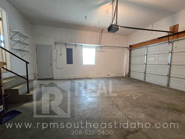 Building Photo - Spacious & Updated 4 Bedroom, 3 Bathroom Twin Home in Ammon (Idaho Falls) for Rent by Real Proper...