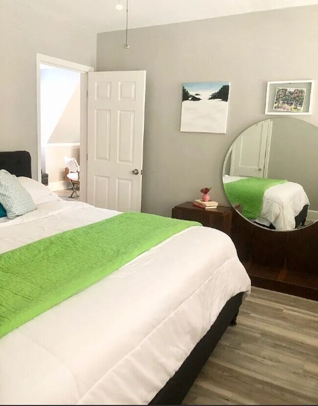 Building Photo - Midtown Retreat