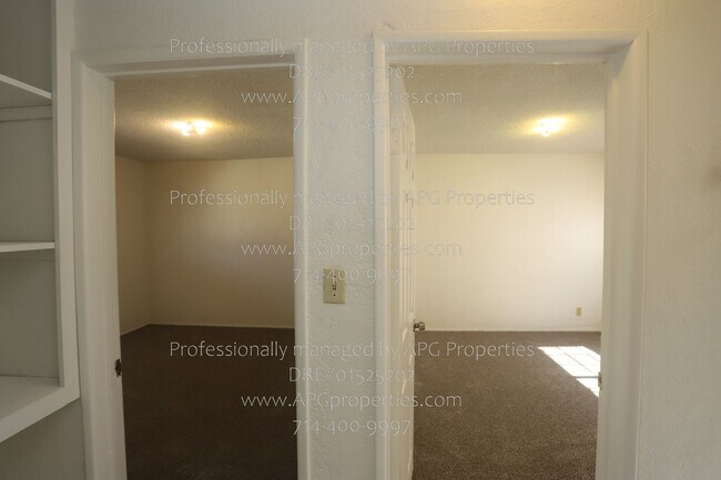Building Photo - 830 E Anaheim St