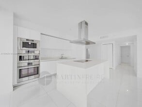 Building Photo - 300 Sunny Isles Blvd