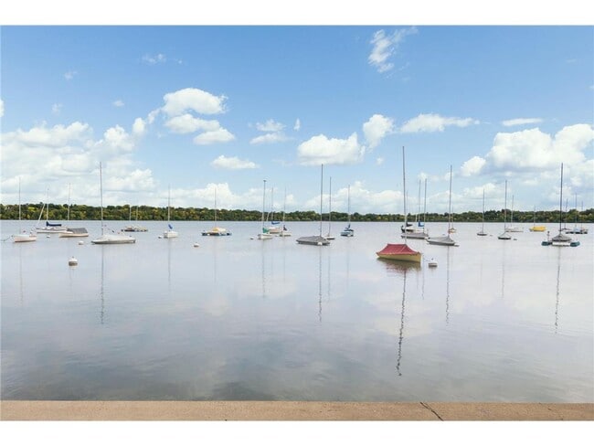 Building Photo - 4020 Ewing Ave S