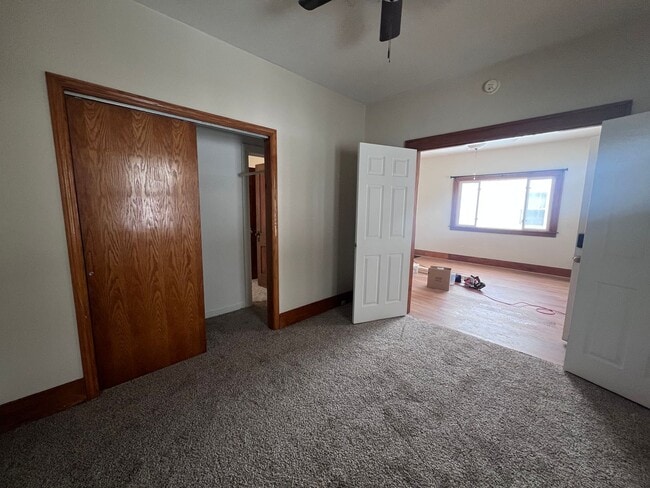 Building Photo - Three Bedroom Single Family Home on SW Side!