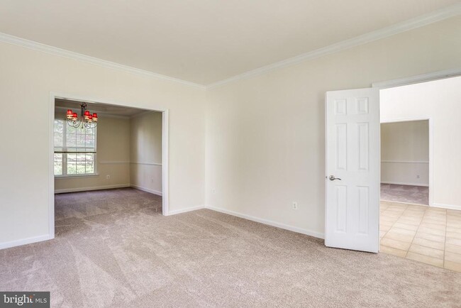 Building Photo - 9874 Foxhill Ct