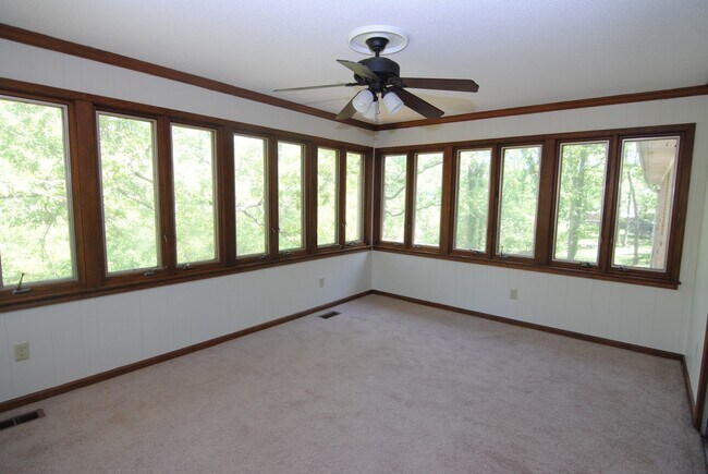 Building Photo - Spacious Rental in Sherwood