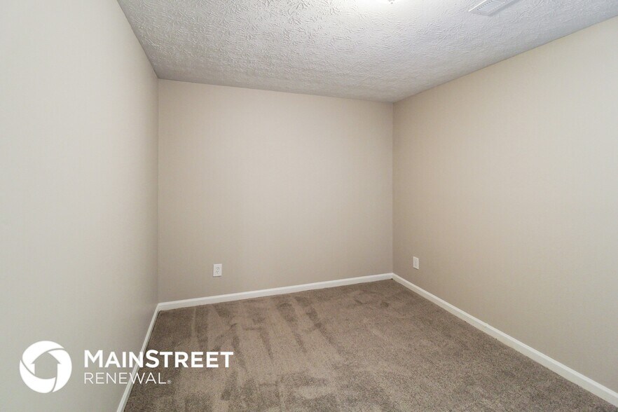 Building Photo - 6231 Willowbrook Dr