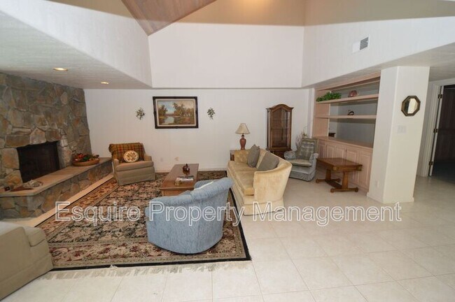 Building Photo - 31 Alviso Dr